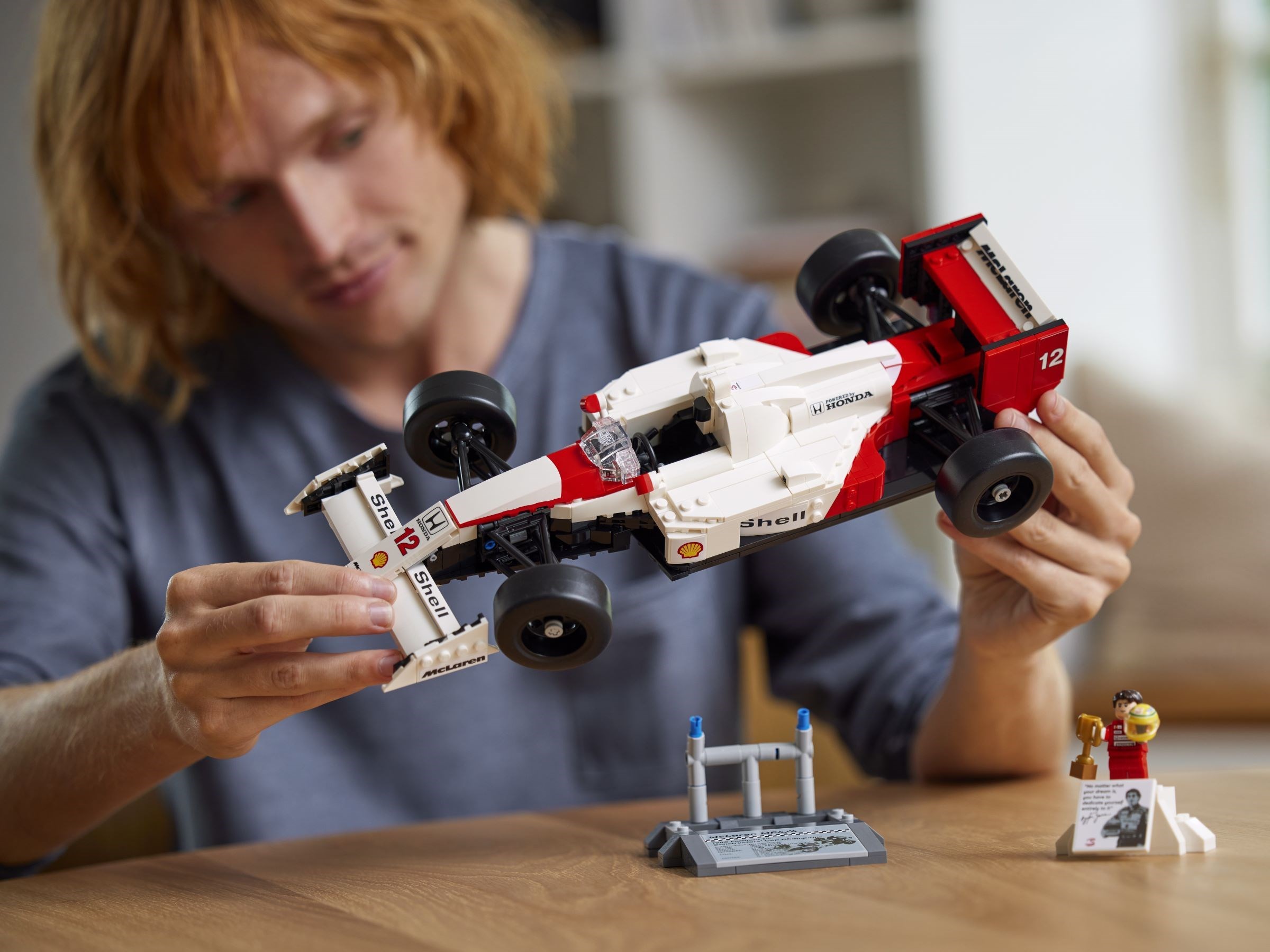 Building the McLaren MP4/4 model