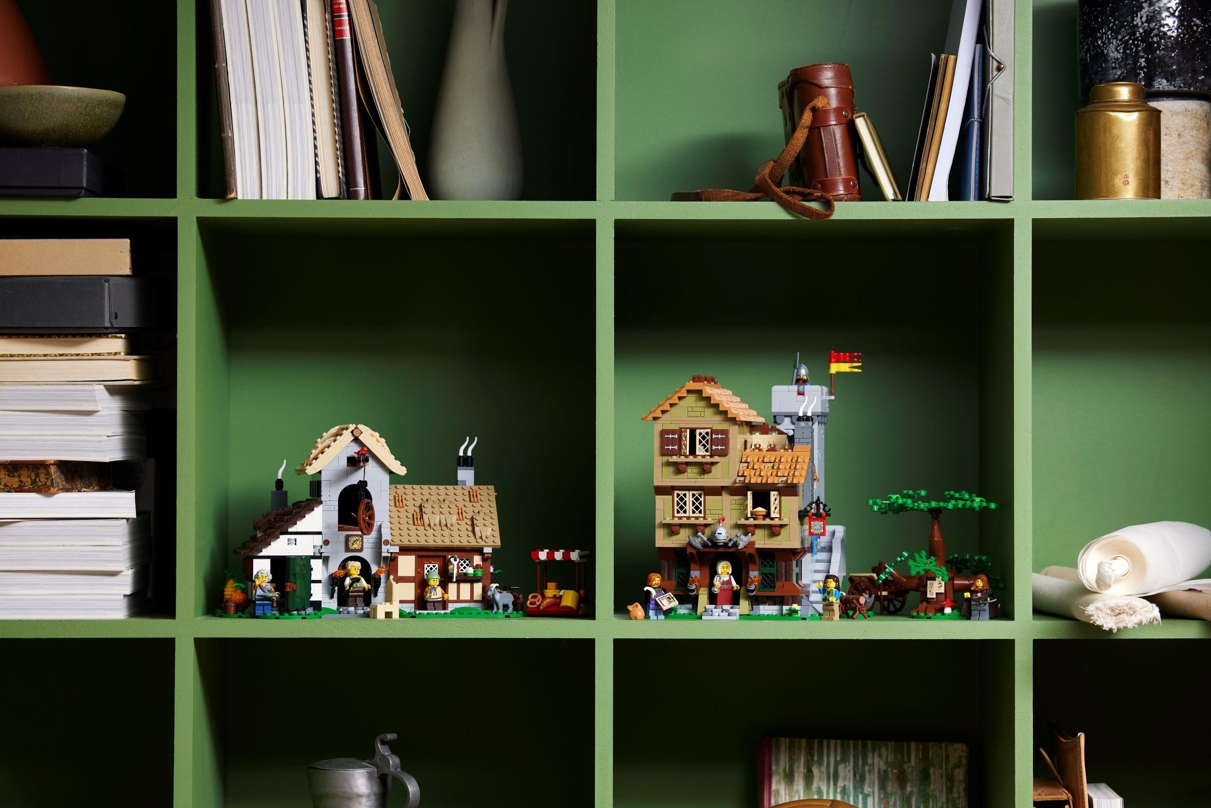 Display configurations on shelf