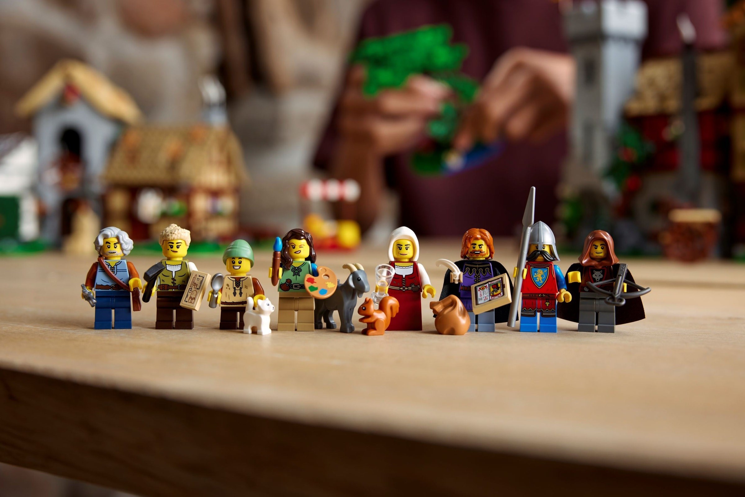 Complete minifigure lineup including Wolfpack rogue
