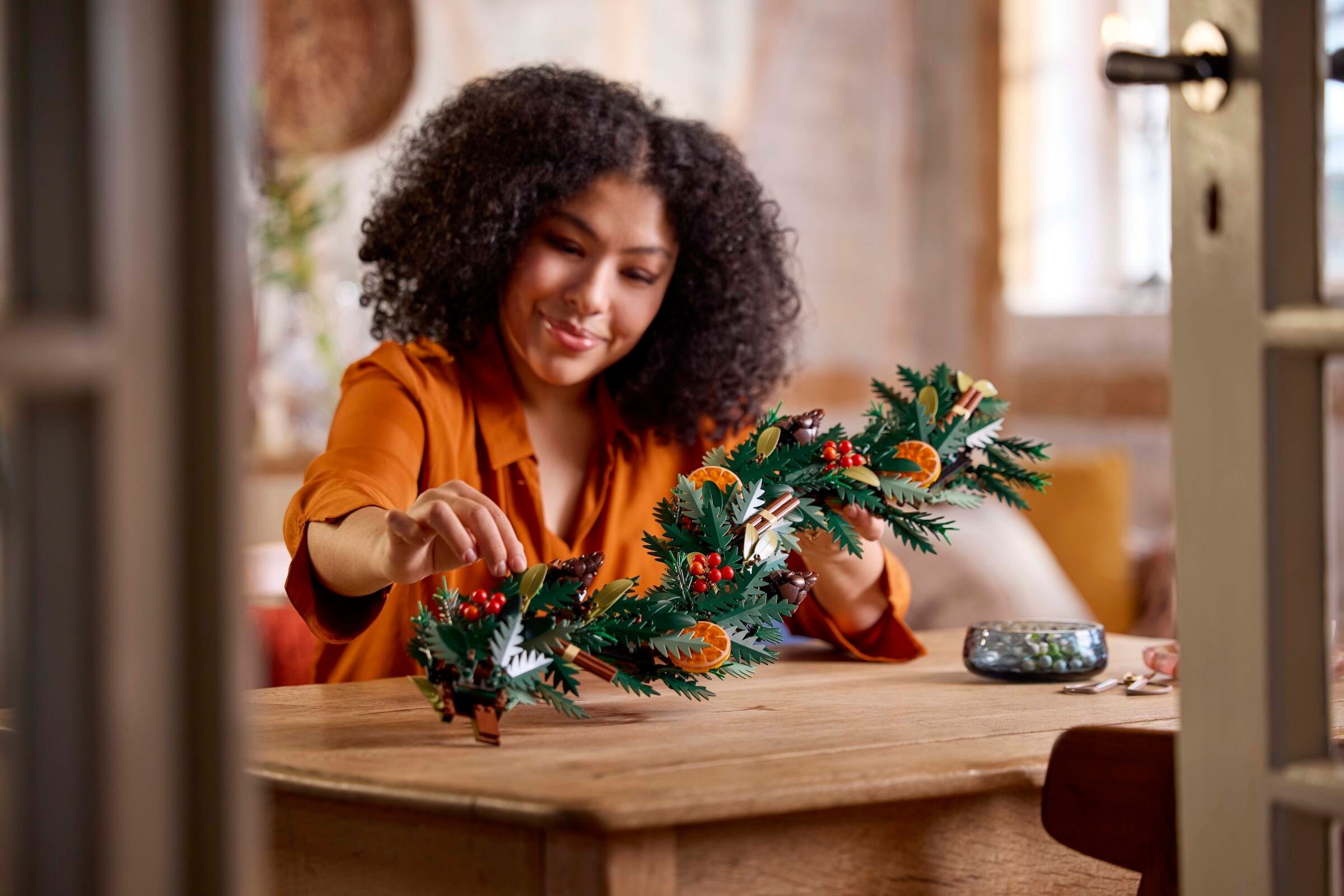 Building the LEGO Wreath