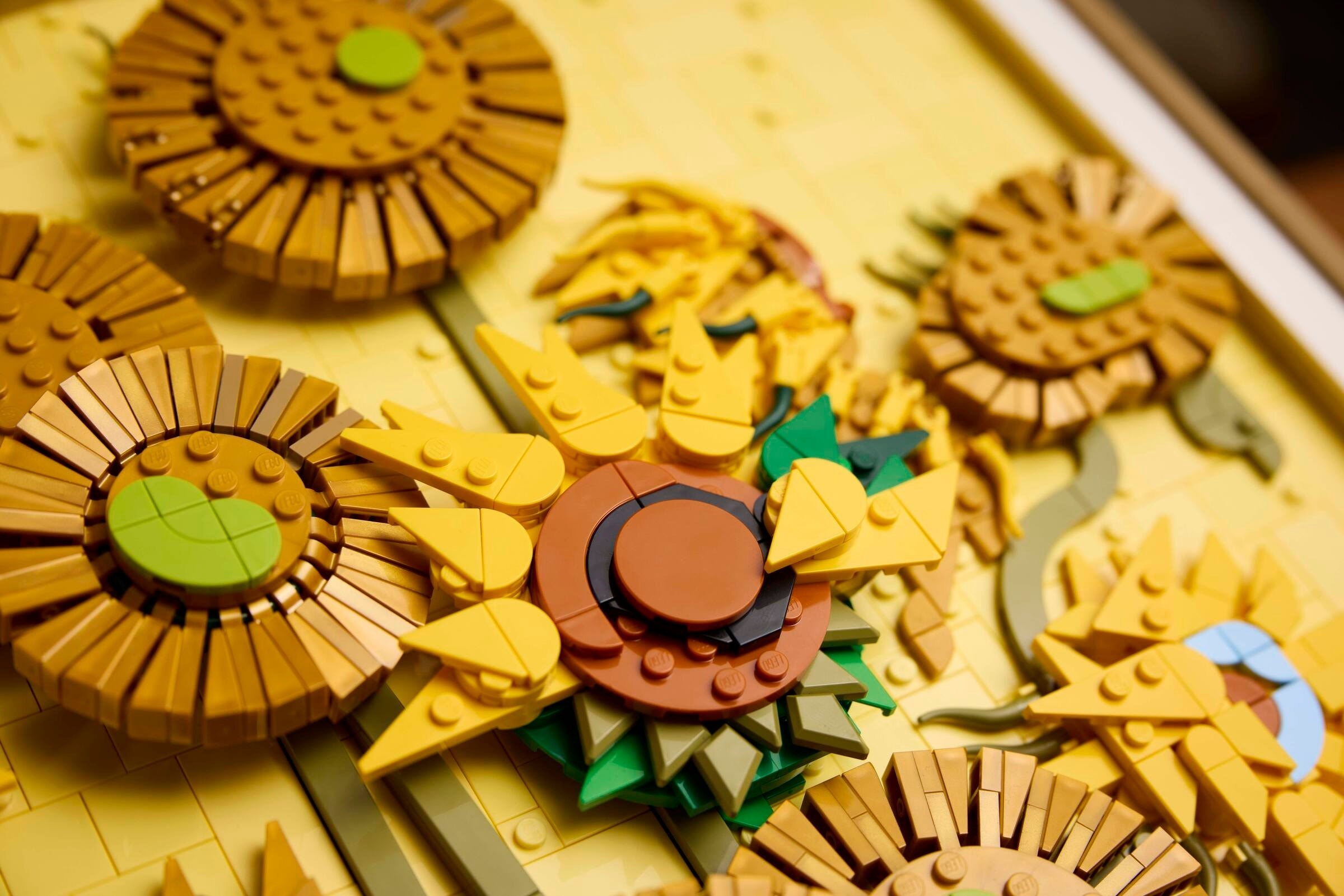 Building process showing flower assembly