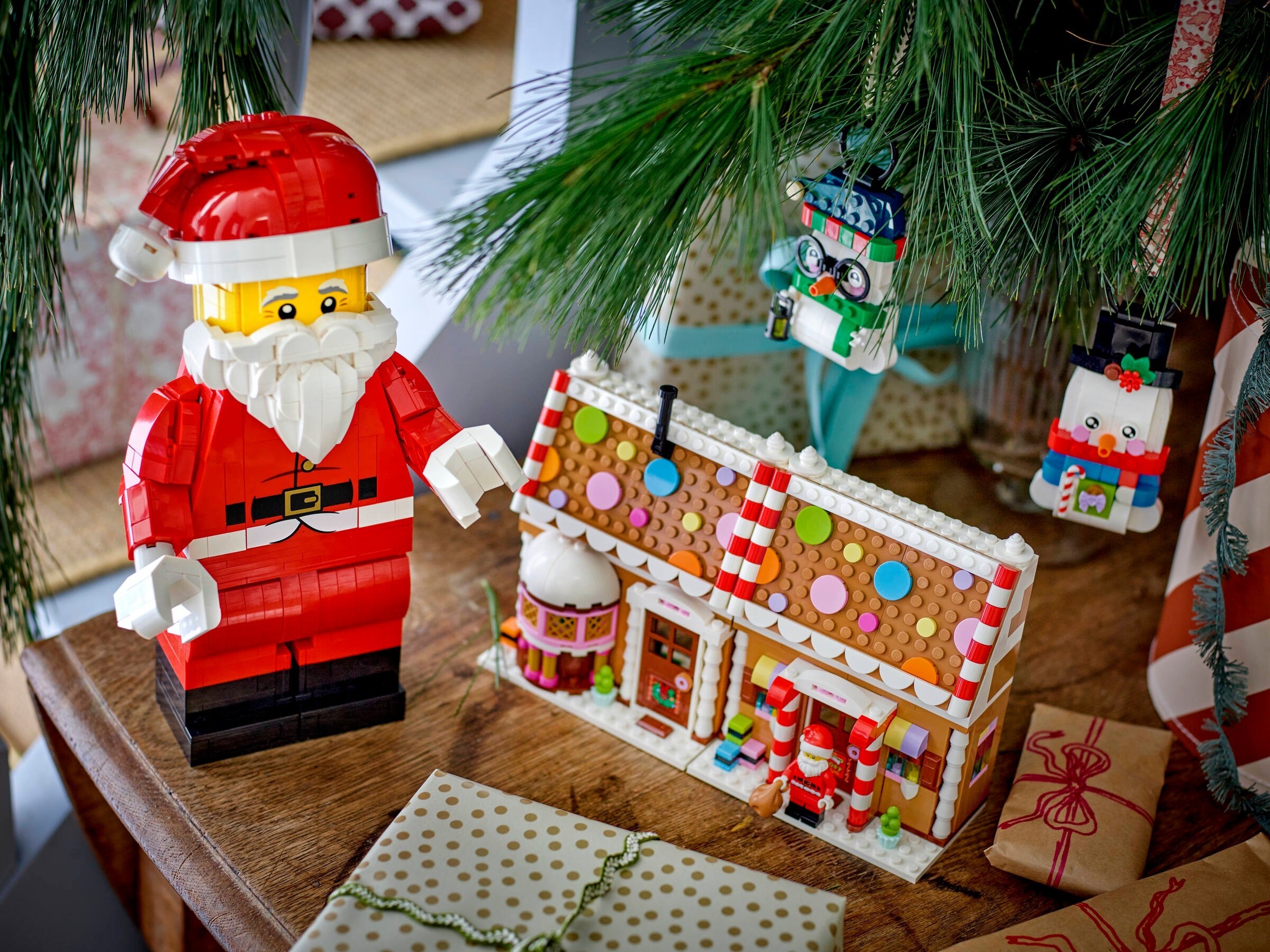 Up-Scaled Santa Minifigure - Image 1