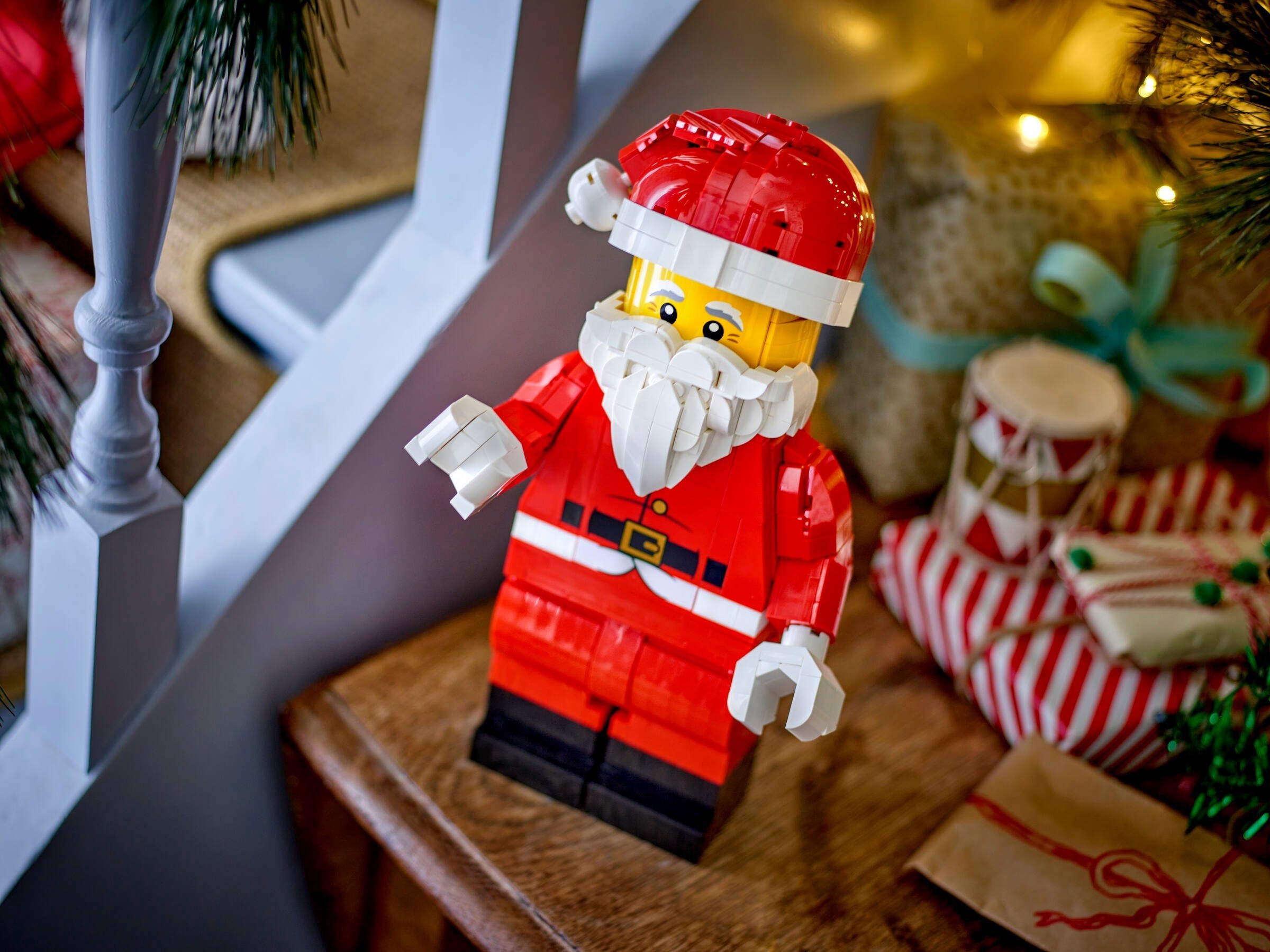 Up-Scaled Santa Minifigure - Image 4