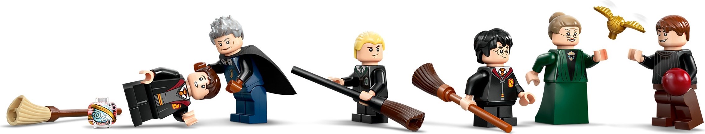 All seven minifigures lineup